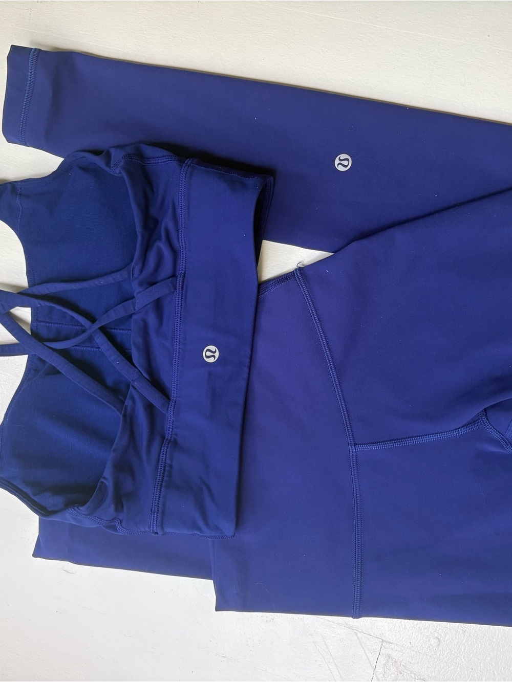 lululemon athletica Deep Navy Seamless Sports Bra (size 4) and Leggings (size 2)
